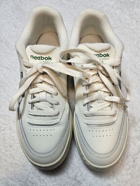 Reebok  Club C Extra Women's Off-White  Sneakers Platform  with Green Logo